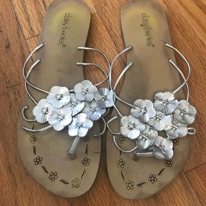 Fun Silver flower sandals
